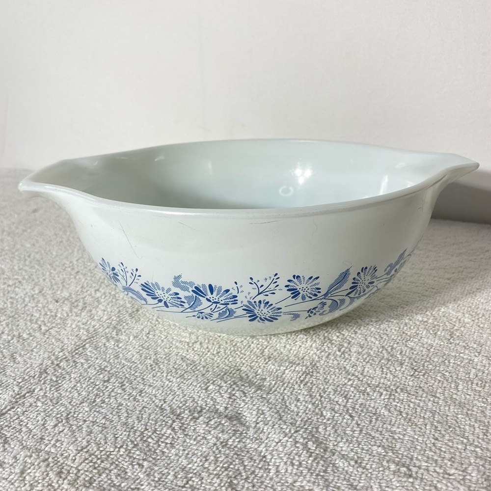 Vintage PYREX White Blue Colonial Mist Cinderella Mixing Bowl 443 2.5L